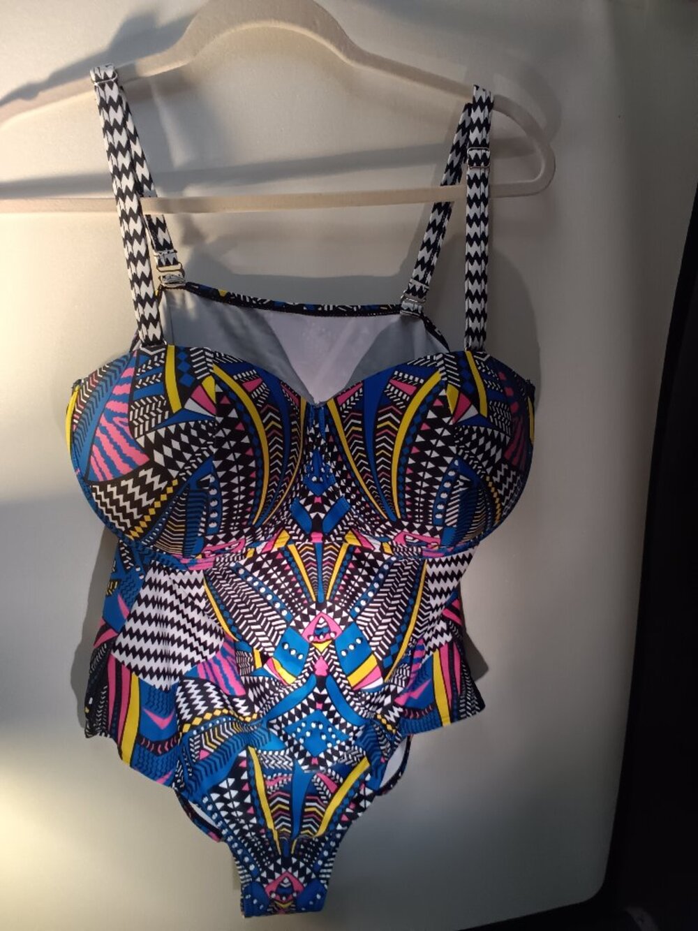 No Brand One Piece Swimsuit New With out tags. Size 4XMulti pattern and Colors